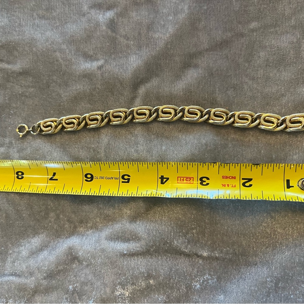Vintage Gold Tone Textured Link Bracelet - Picture 5 of 6